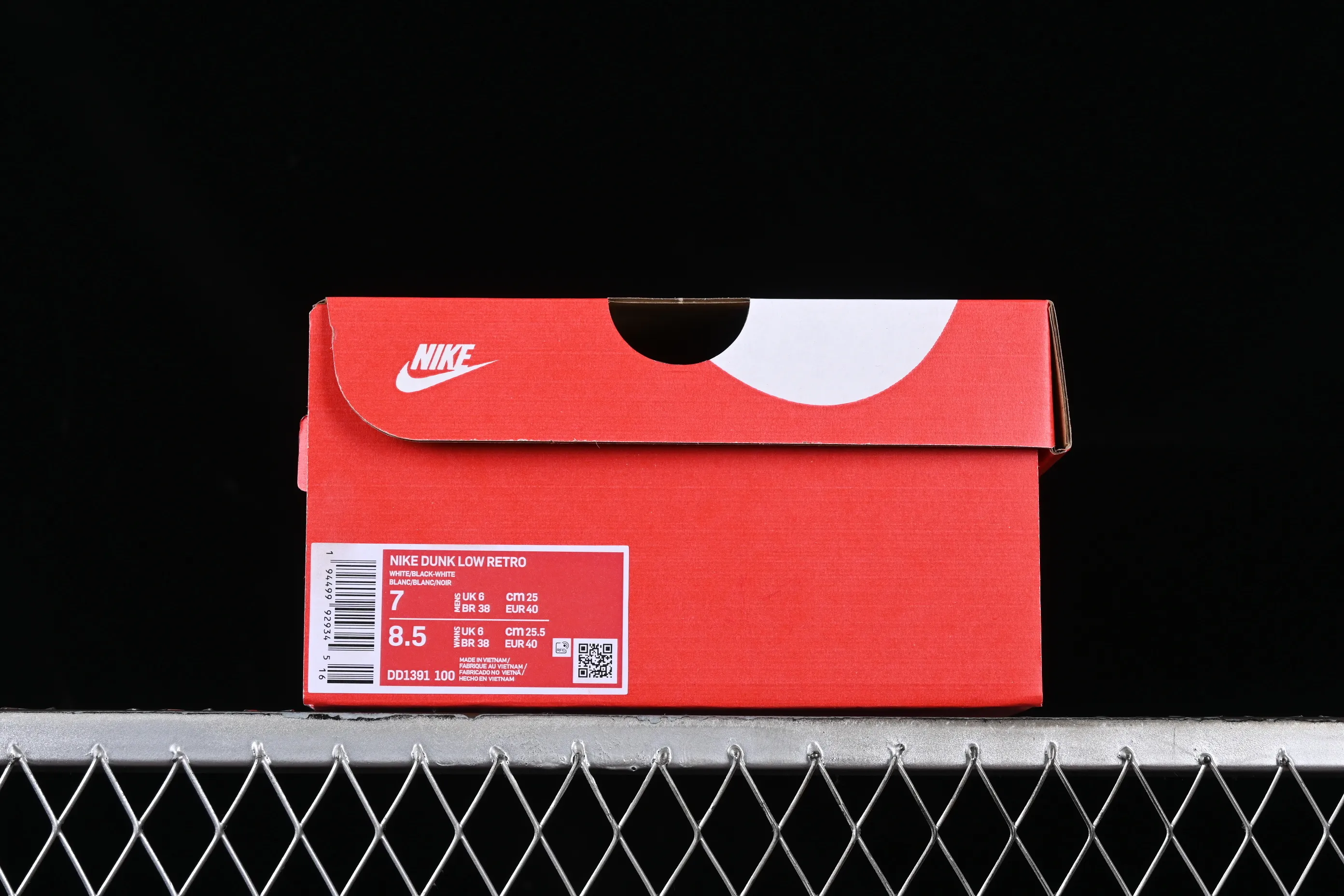 All Categories Nk SB Dunk Series Nk SB Dunk Low Low-top sneakers Nk Dunk Low Black and White Panda Customized version of deconstructed strap casual sneakers DD1391-100